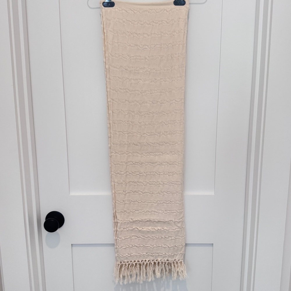 Be Kind by Ellen x Tribe Alive Handwoven Cream Scarf With Fringe - Picture 4 of 4